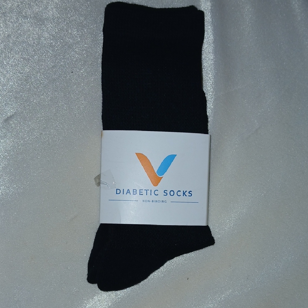 Non-Binding Black Crew Socks